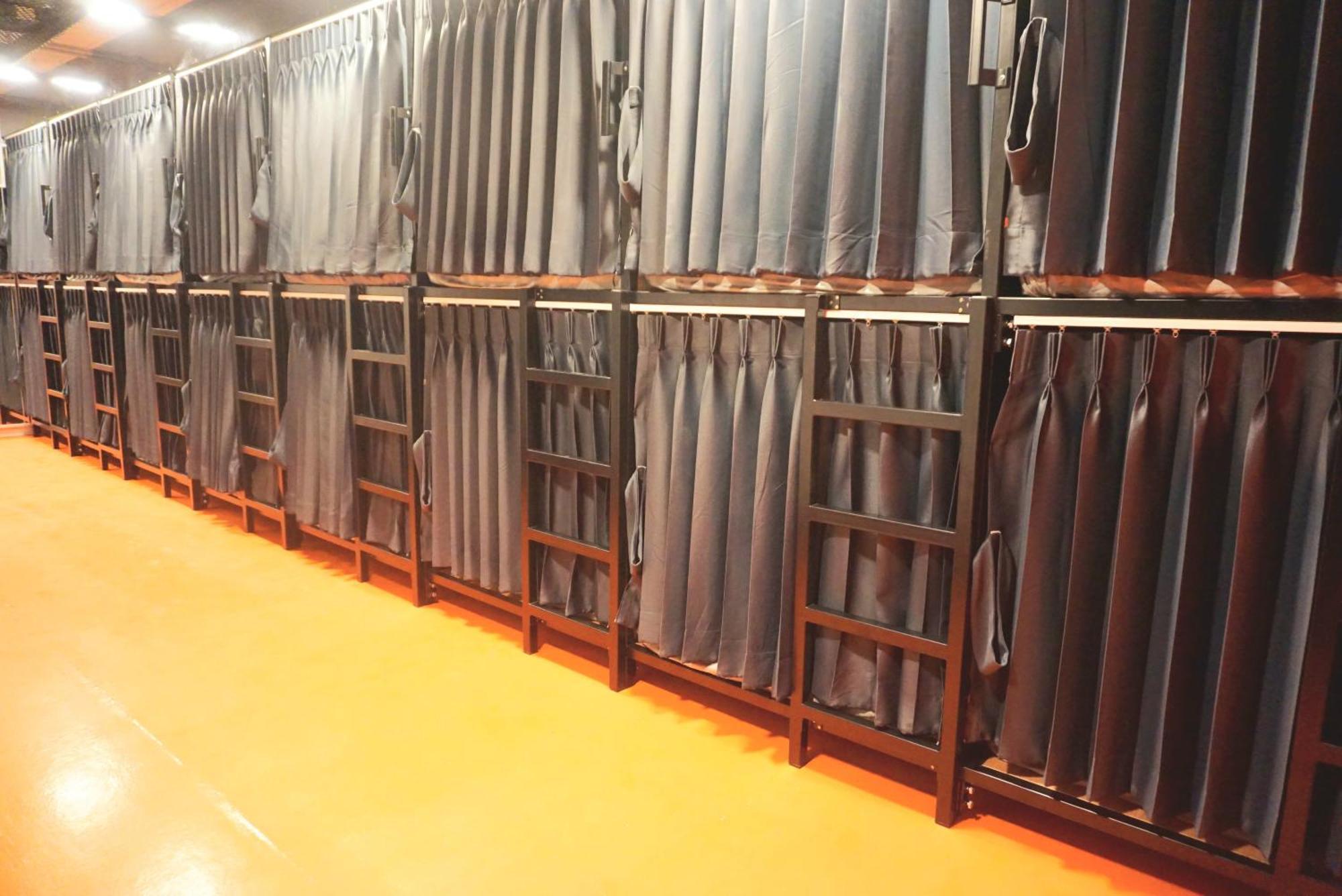 Hash Capsule Silom Soi 3 Capsule hotel *