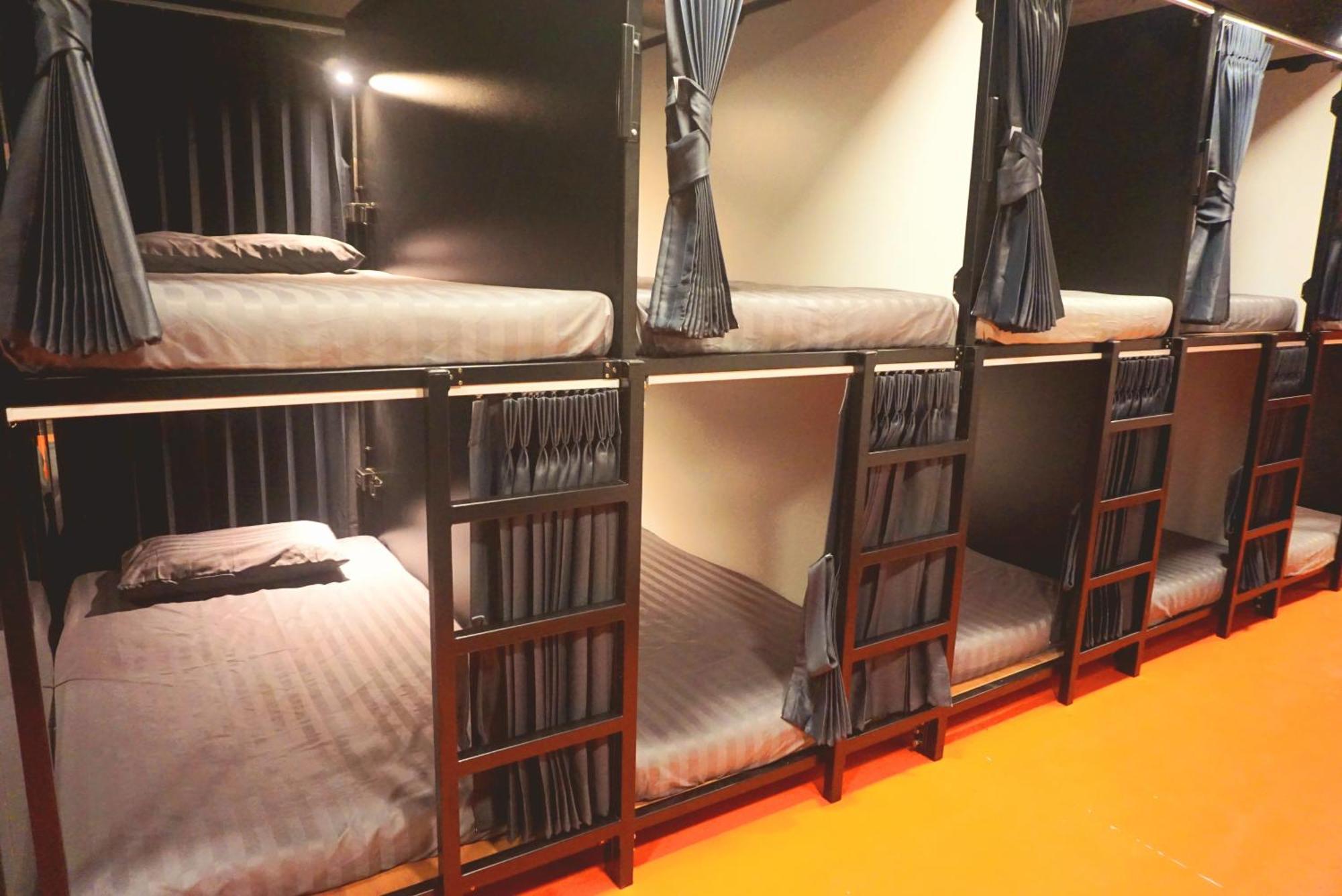 Hash Capsule Silom Soi 3 Capsule hotel *