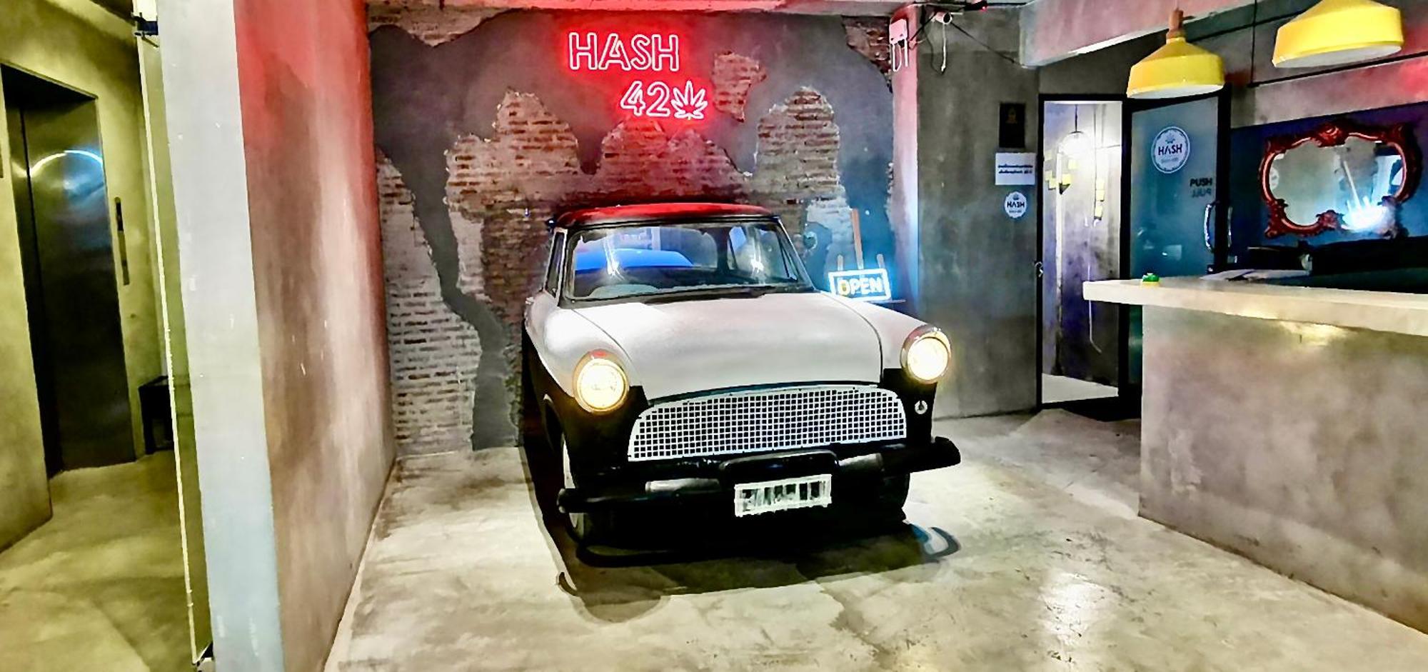 Capsule hotel Hash Capsule Silom Soi 3